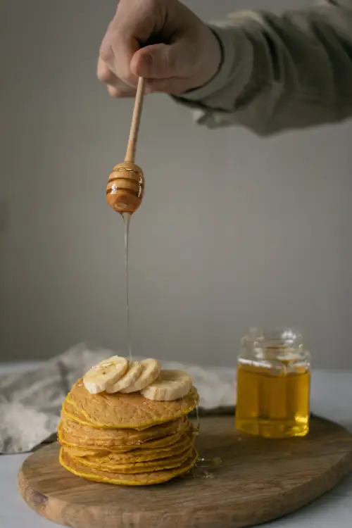 pancakes honey with cinnamon